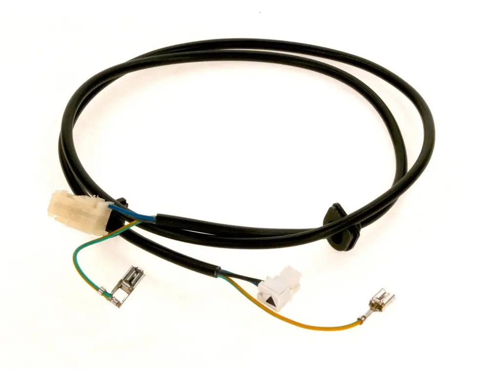 Kabel mit mehreren Anschlüssen, darunter ein weißer und ein klarer Stecker. Bestandteil einer Bosch-Komponente zur elektrischen Verbindung oder Übertragung.